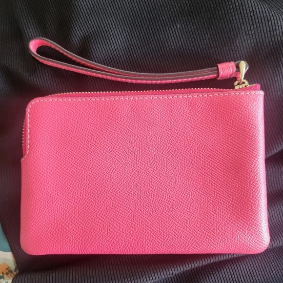 Coach Pink Corner Zip Leather Wristlet EUC - Picture 2 of 5